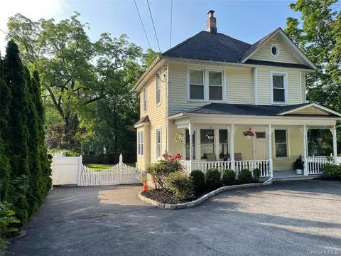 73 S Bedford Rd, New Castle, NY 10514