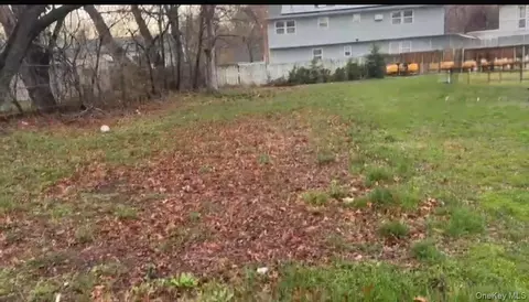 295 State Ave, Babylon, NY 11798