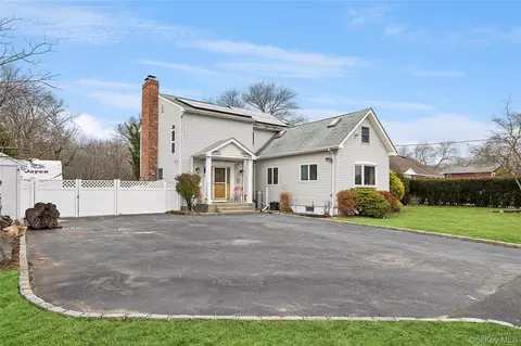 147 Brookside Ave, North Babylon, NY 11703