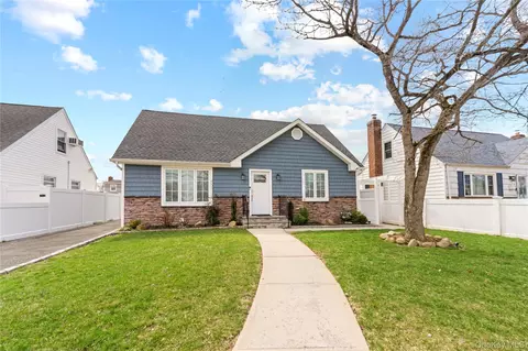 960 Clyde Rd, Baldwin, NY 11510