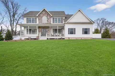 18 Reynolds Rd, Monroe, NY 10950