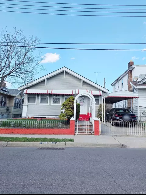13767 Bedell St, New York, NY 11413