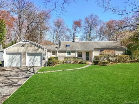 17 Old Orchard Rd, Rye Brook, NY 10573