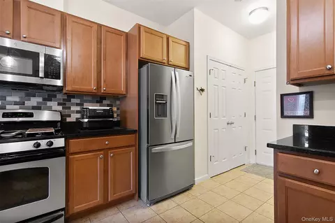Entry Way - 19 Revolution Rd, Philipstown, NY 10516 photo 2 of 4