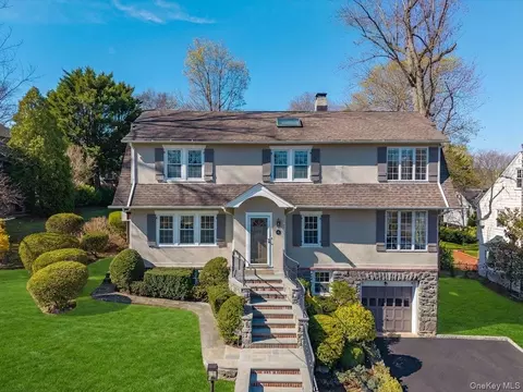 85 Lansdowne Dr, Larchmont, NY 10538