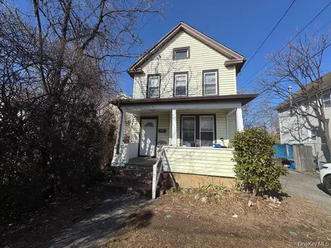 37 Maple Ave, Hempstead, NY 11550