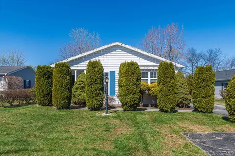 19 Biscayne Blvd, Poughkeepsie, NY 12603 photo 5