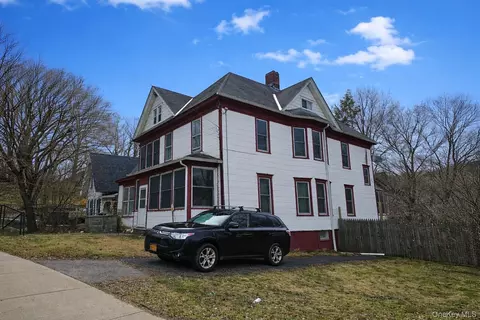 53 Main St, Hudson, NY 12534
