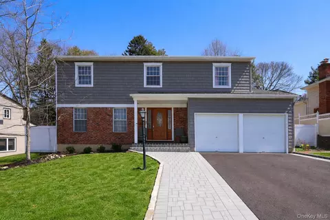 70 Marsulin Dr, Syosset, NY 11791