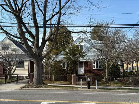 25719 80th Ave, New York, NY 11004