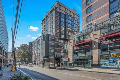 39-16 Prince St #7E, Flushing, NY 11354