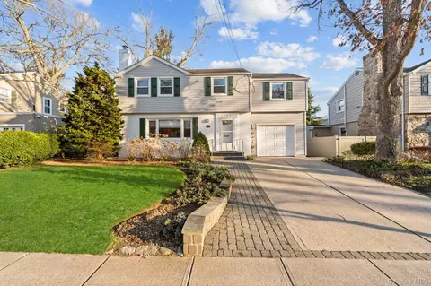 170 Woodbine Ave, Merrick, NY 11566