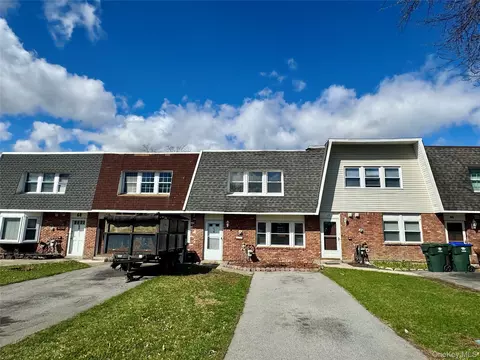 64 Patio Rd, Middletown, NY 10941