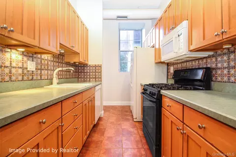 Kitchen - 200 School House Rd #1A, Peekskill, NY 10566 photo 1 of 2