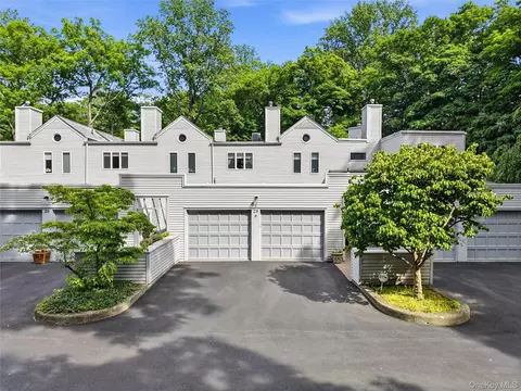 29 Beechwood Way, Briarcliff Manor, NY 10510