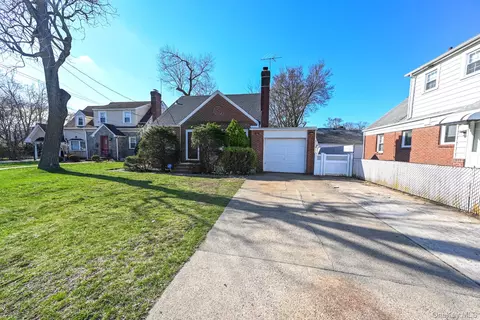 168 Hendrickson Ave, Valley Stream, NY 11580
