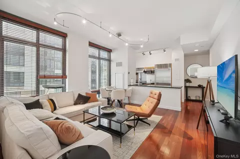 25 City Pl #4B, White Plains, NY 10601