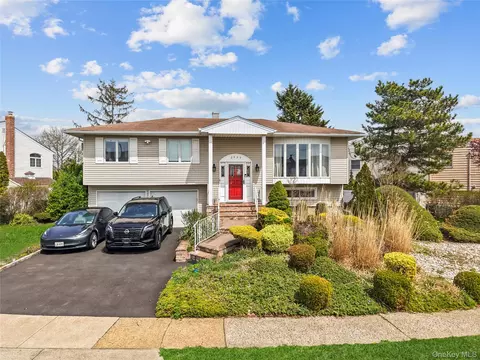 2959 Clubhouse Rd, Merrick, NY 11566