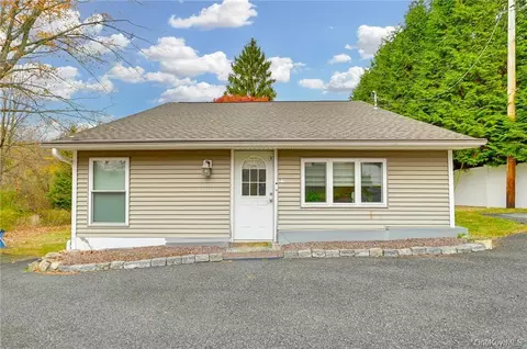 24 Baldwin Ln, Mahopac, NY 10541