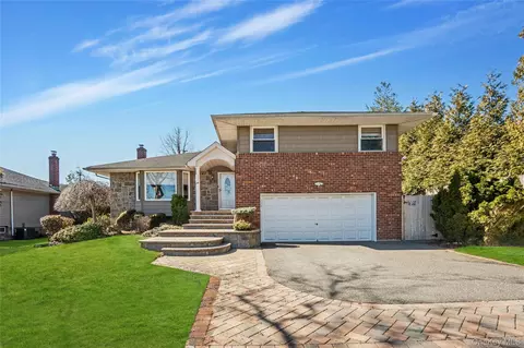 37 Winthrop Rd, Plainview, NY 11803