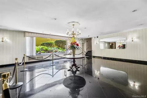 14350 Hoover Ave #505, Jamaica, NY 11435