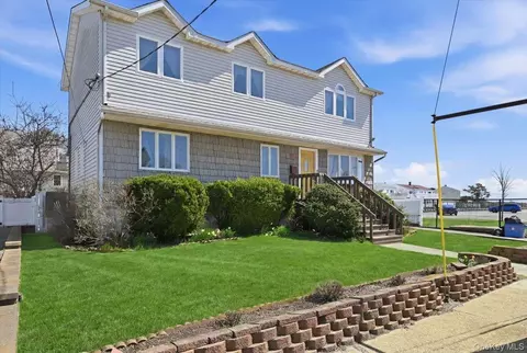 955 S Long Beach Ave, Freeport, NY 11520