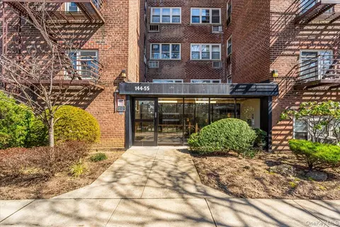 14455 Melbourne Ave #3E, Kew Gardens Hills, NY 11367