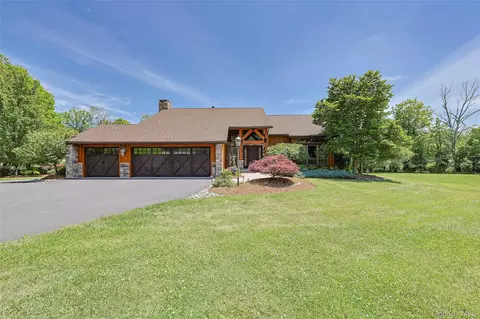 2 Boyce Rd, Shawangunk, NY 12566