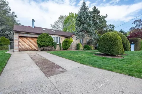 167 Maple Ave, East Meadow, NY 11554