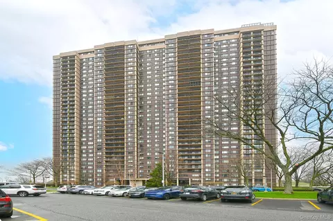 269-10 Grand Central Pkwy #15L, New York, NY 11005