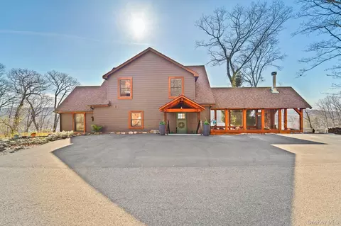 1 Deer Trl S, Greenwood Lake, NY 10925