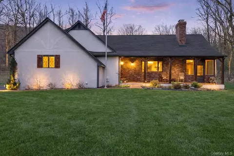 3 Mountain Brook Rd, Cornwall, NY 12518