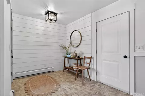 Entry Way - 3 Mountain Brook Rd, Cornwall, NY 12518 photo 3 of 4