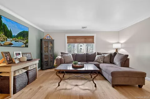 Living - 3 Mountain Brook Rd, Cornwall, NY 12518 photo 3 of 4