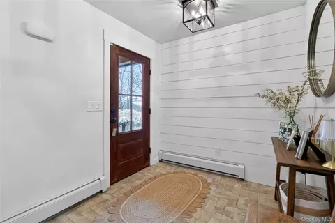 Entry Way - 3 Mountain Brook Rd, Cornwall, NY 12518 photo 1 of 4