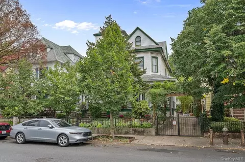 455 E 28th St, Brooklyn, NY 11226