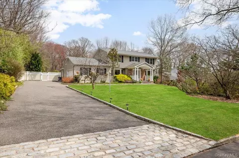 112 Village Hill Dr, Dix Hills, NY 11746