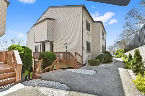105 Village Dr, Southeast, NY 10509