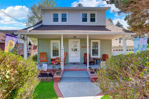 35 E 12th St, Huntington Station, NY 11746