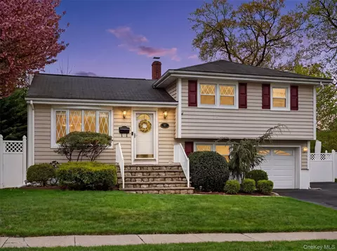 37 Maplewood Blvd, Ramapo, NY 10901