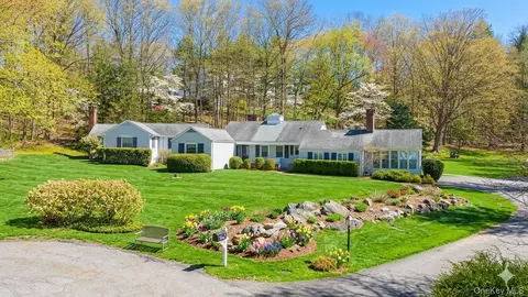 6 Spruce Holw, North Castle, NY 10504