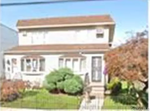 19945 34th Ave, Flushing, NY 11358