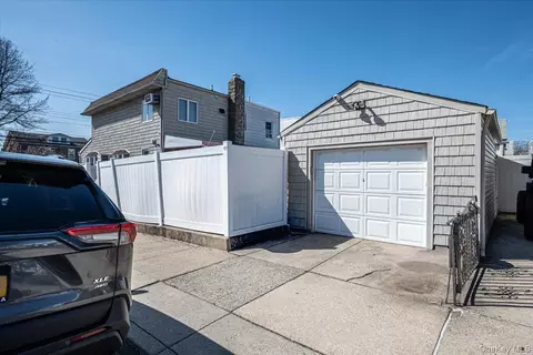 Exterior - 19945 34th Ave, Flushing, NY 11358 photo 4 of 5