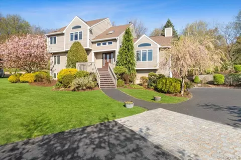 3060 Dahlia Ct, Yorktown, NY 10598