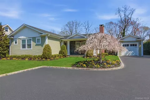 44 Fort Hill Rd, Huntington, NY 11743
