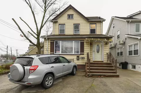 24032 146th Ave, New York, NY 11422