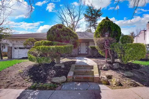 197 Delaware Ave, Freeport, NY 11520