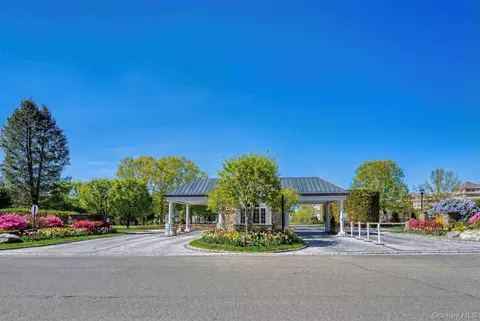 333 E Overlook, North Hempstead, NY 11050