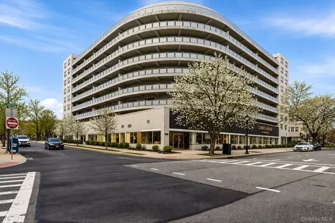 300 Martine Ave #2J, White Plains, NY 10601