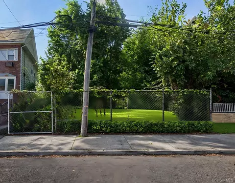 7110 52nd Ave, New York, NY 11378